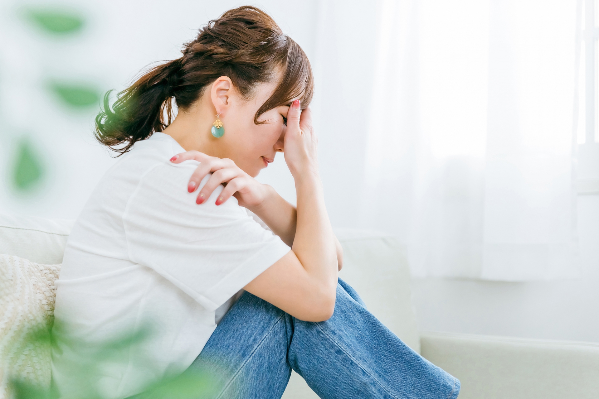 うつ病の治し方とは?主な治療方法や自分でできるセルフケアをわかりやすく解説